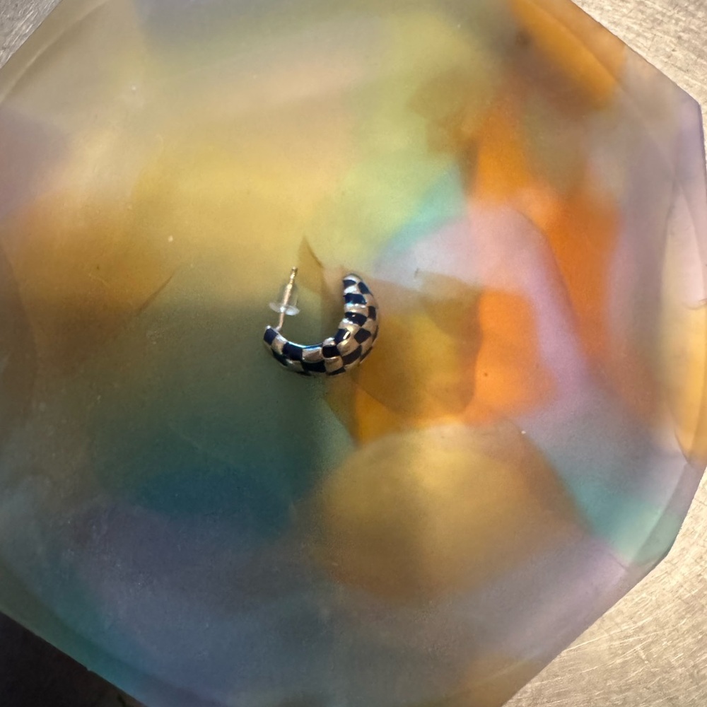 Checkered Hoop Earrings - Picture 5 of 6
